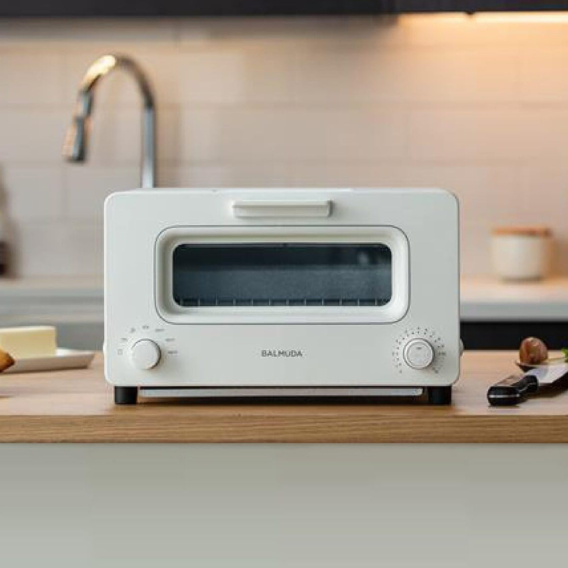 BALMUDA The Toaster | Steam Oven Toaster | Compact Size 14.1" W x 12.6" D x 8.2" H | 5 Cooking Modes: Sandwich Bread, Artisan Bread, Pizza & Pastry, Oven | Baking Pan Included | US Version | White